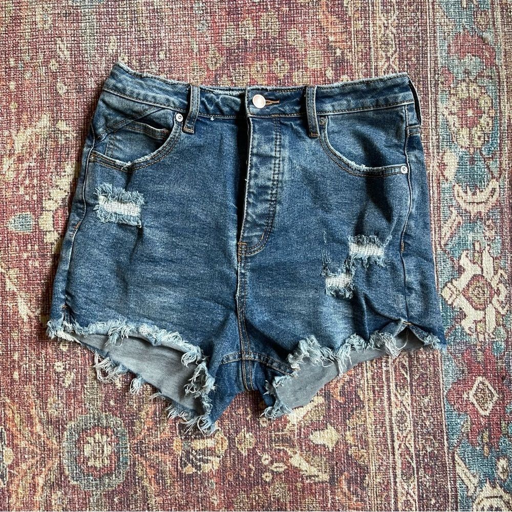 We The Free Distressed Dark Blue Denim Jean Shorts - 29 crvy